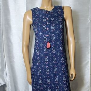 Blue Sleeveless Sheath Kurta‎ with Crew Neck
